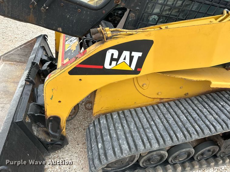image for item IU9128 2003 Caterpillar 257  tracked skid steer loader