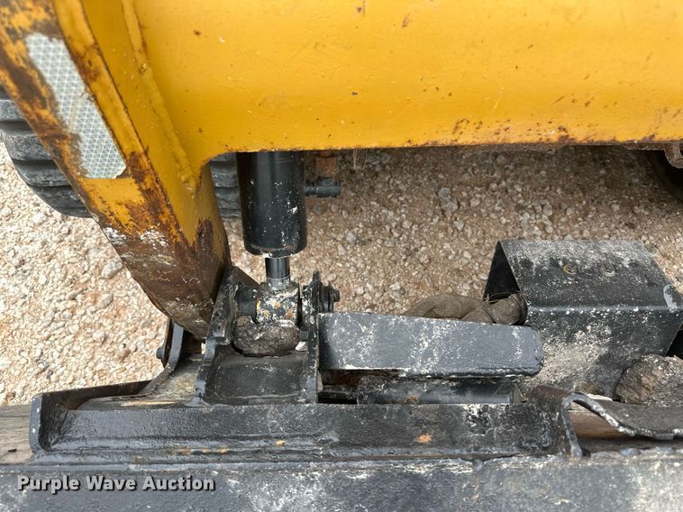 image for item IU9128 2003 Caterpillar 257  tracked skid steer loader