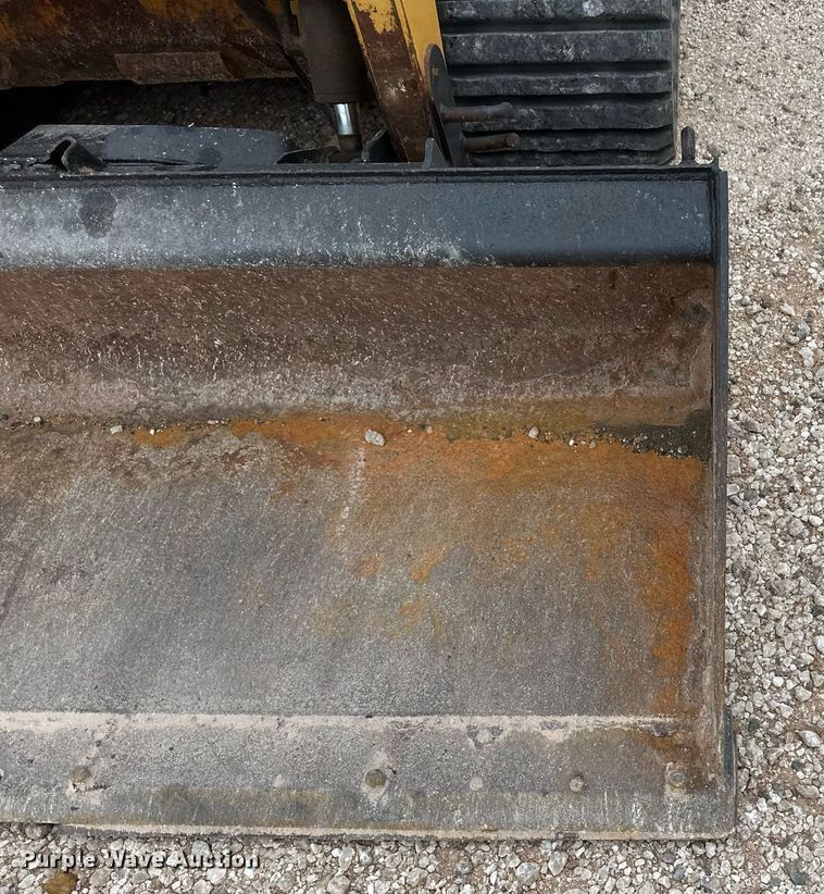 image for item IU9128 2003 Caterpillar 257  tracked skid steer loader