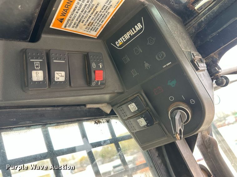 image for item IU9128 2003 Caterpillar 257  tracked skid steer loader