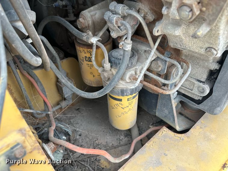 image for item IU9128 2003 Caterpillar 257  tracked skid steer loader