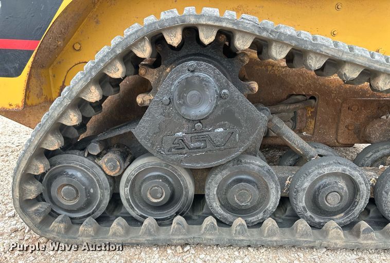 image for item IU9128 2003 Caterpillar 257  tracked skid steer loader