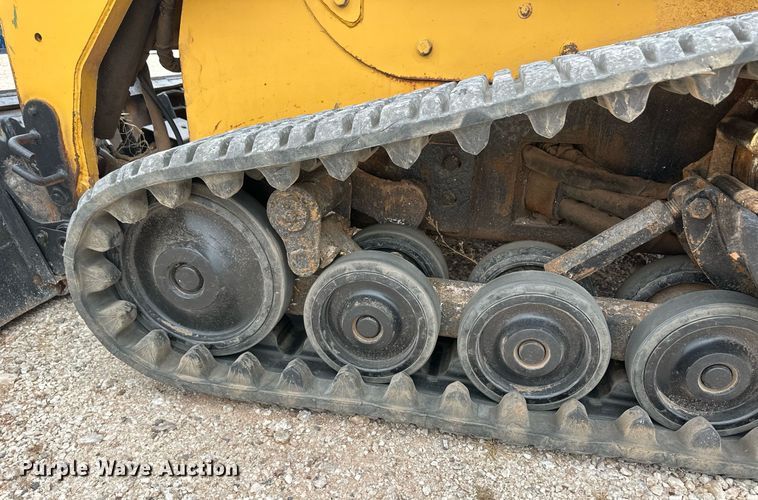 image for item IU9128 2003 Caterpillar 257  tracked skid steer loader