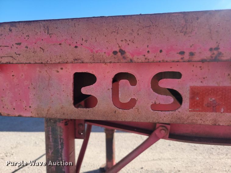 image for item JG9731 1970 Transcraft  flatbed trailer