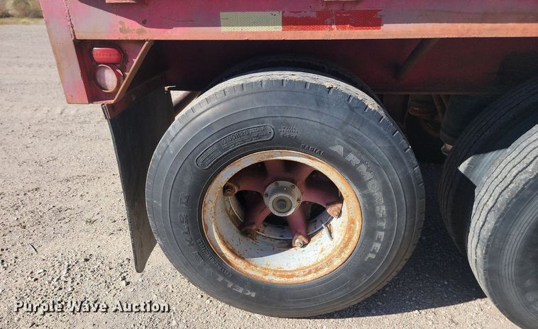 image for item JG9731 1970 Transcraft  flatbed trailer