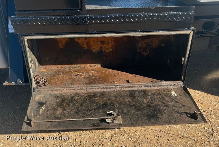 image for item JT9042 2015 Ford F550 Super Duty  bucket truck