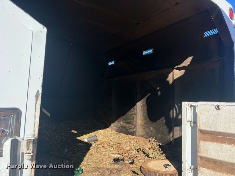 image for item JT9042 2015 Ford F550 Super Duty  bucket truck