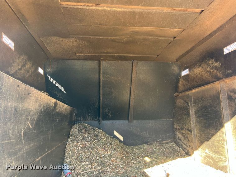 image for item JT9042 2015 Ford F550 Super Duty  bucket truck