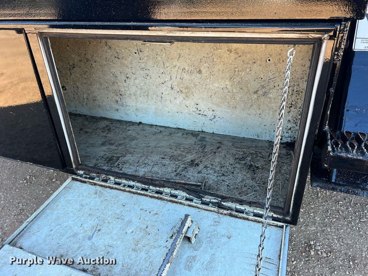 image for item JT9042 2015 Ford F550 Super Duty  bucket truck