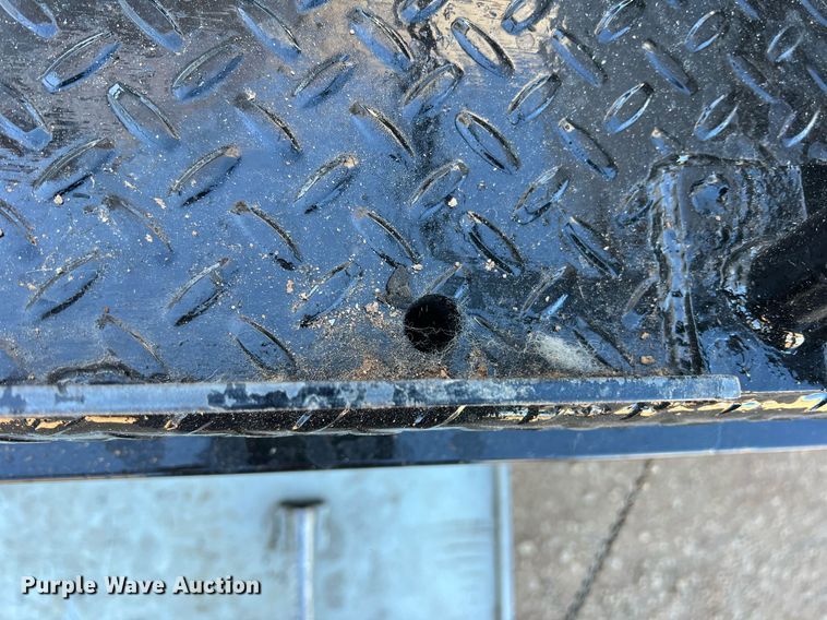 image for item JT9042 2015 Ford F550 Super Duty  bucket truck