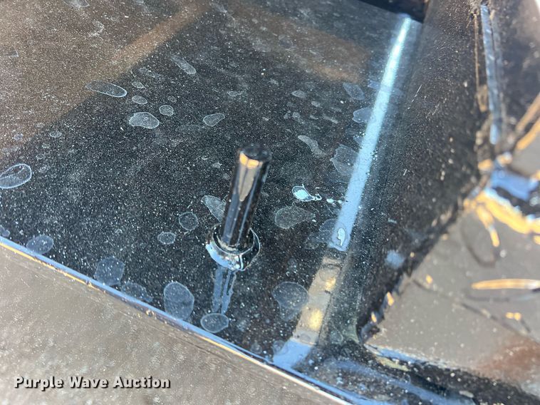 image for item JT9042 2015 Ford F550 Super Duty  bucket truck