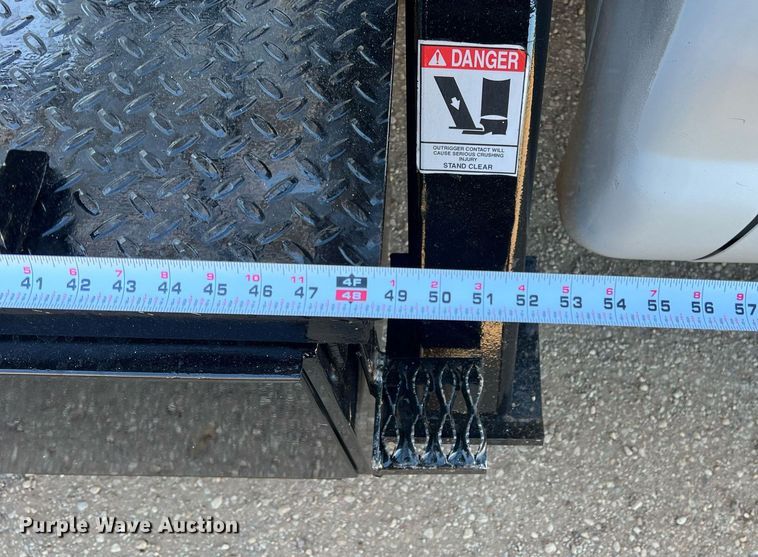 image for item JT9042 2015 Ford F550 Super Duty  bucket truck