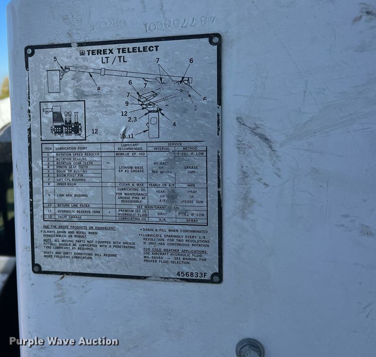 image for item JT9042 2015 Ford F550 Super Duty  bucket truck