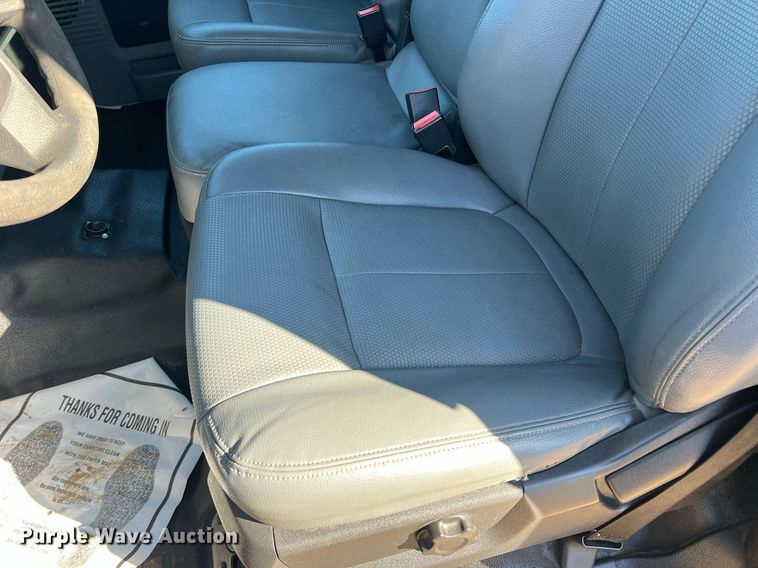 image for item JT9042 2015 Ford F550 Super Duty  bucket truck