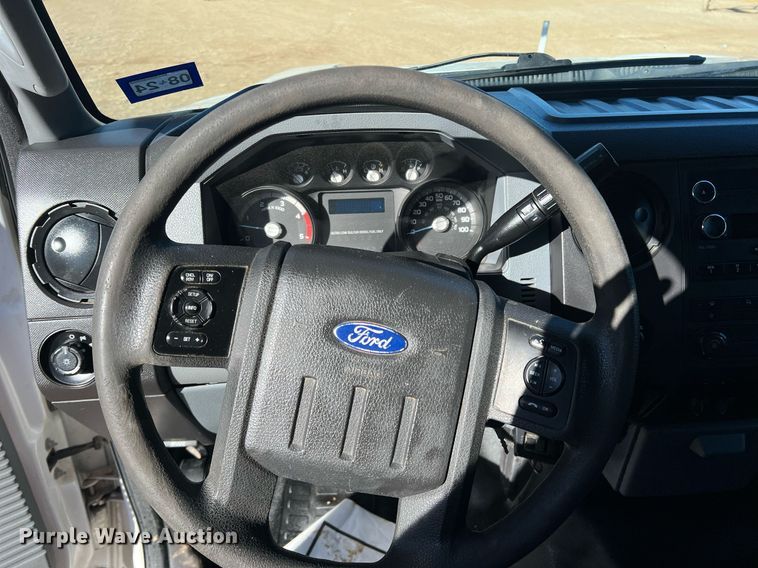 image for item JT9042 2015 Ford F550 Super Duty  bucket truck