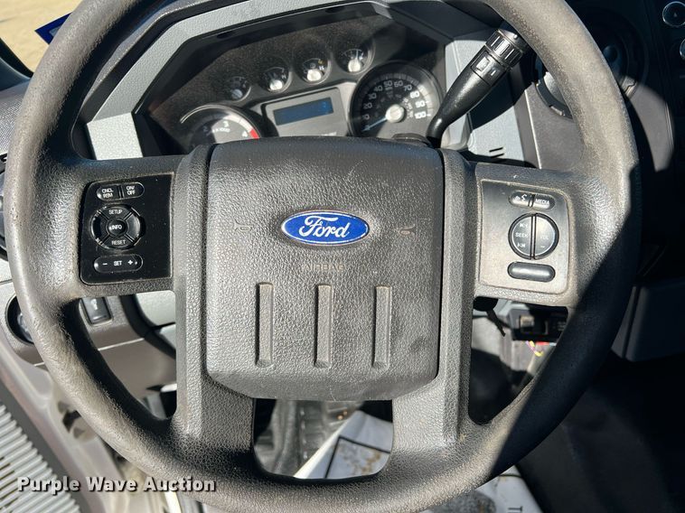 image for item JT9042 2015 Ford F550 Super Duty  bucket truck