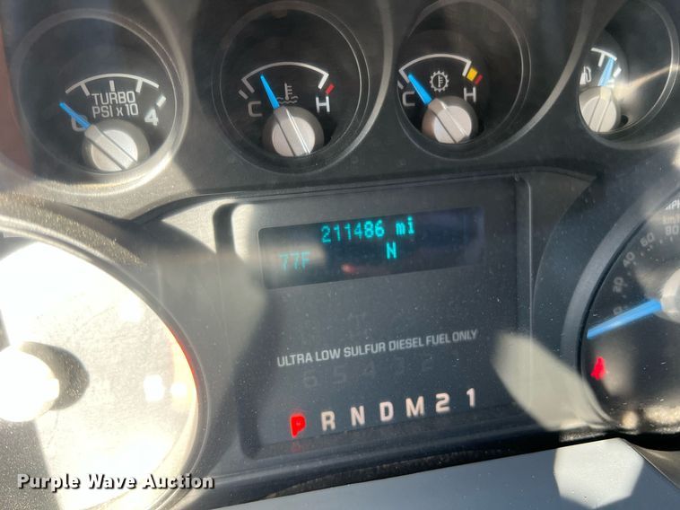 image for item JT9042 2015 Ford F550 Super Duty  bucket truck