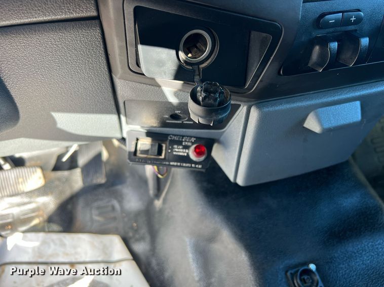 image for item JT9042 2015 Ford F550 Super Duty  bucket truck