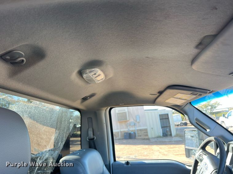 image for item JT9042 2015 Ford F550 Super Duty  bucket truck