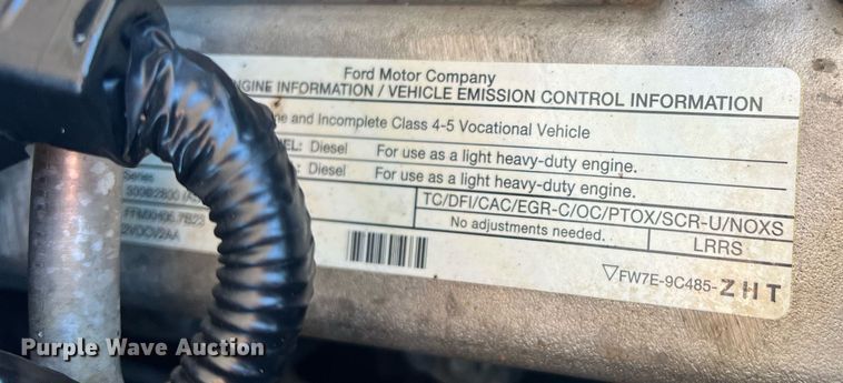 image for item JT9042 2015 Ford F550 Super Duty  bucket truck