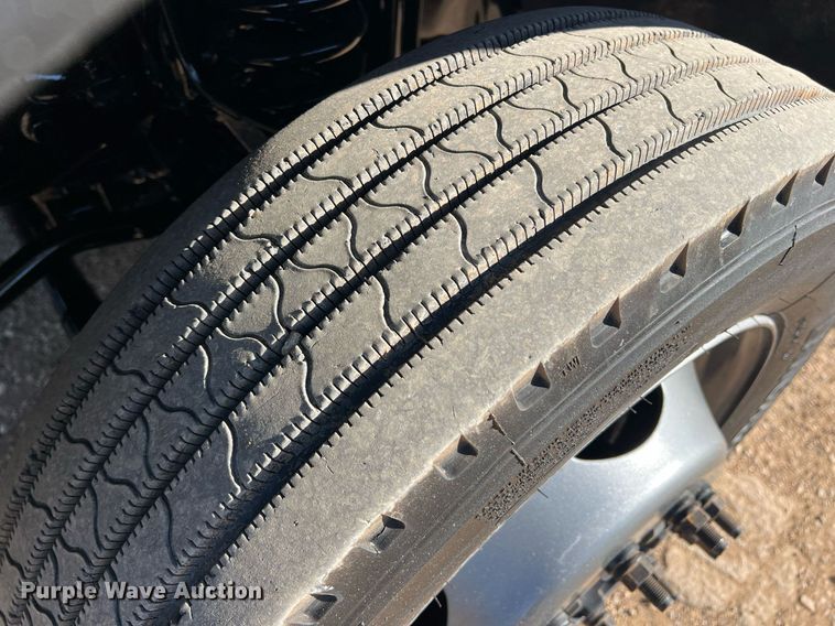 image for item JT9042 2015 Ford F550 Super Duty  bucket truck