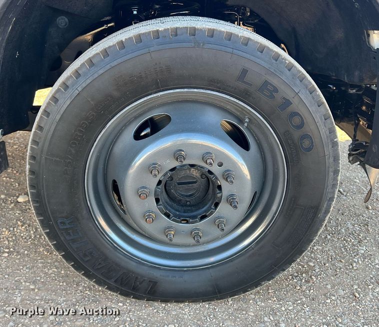 image for item JT9042 2015 Ford F550 Super Duty  bucket truck