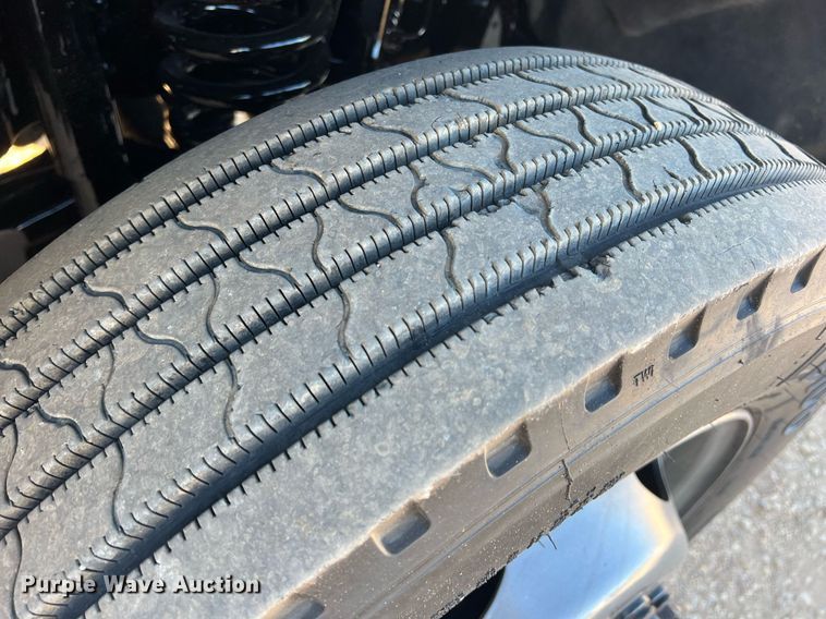 image for item JT9042 2015 Ford F550 Super Duty  bucket truck