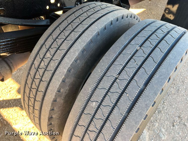 image for item JT9042 2015 Ford F550 Super Duty  bucket truck