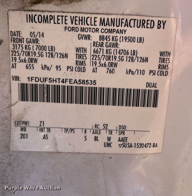 image for item JT9042 2015 Ford F550 Super Duty  bucket truck