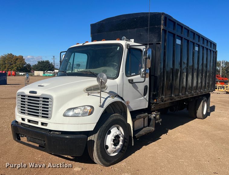 image for item JT9043 2013 Freightliner Business Class M2  chipper truck