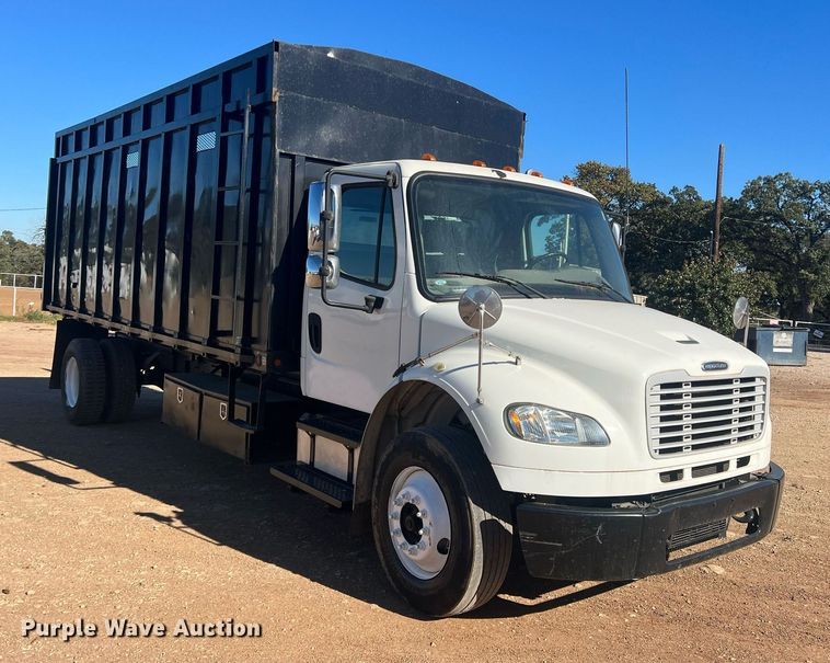 image for item JT9043 2013 Freightliner Business Class M2  chipper truck