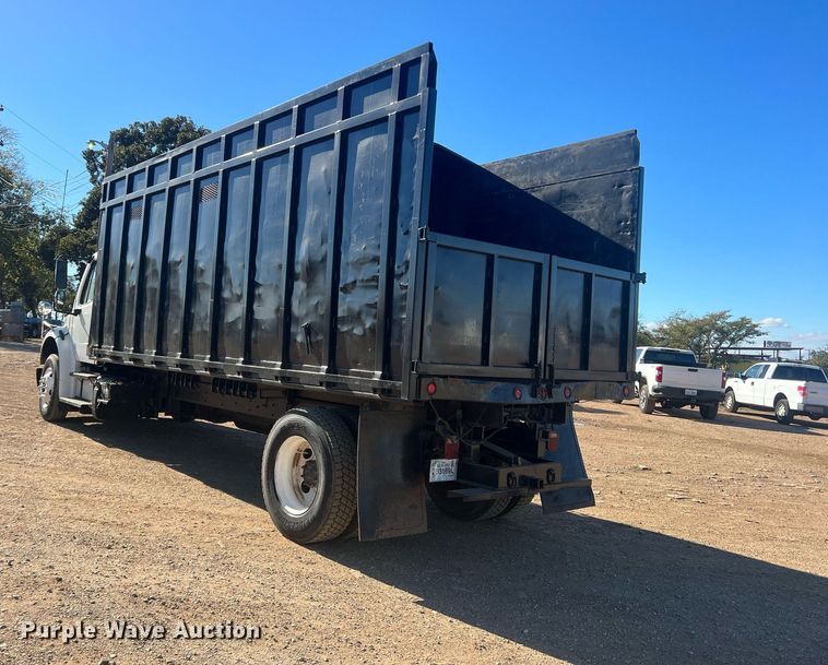 image for item JT9043 2013 Freightliner Business Class M2  chipper truck