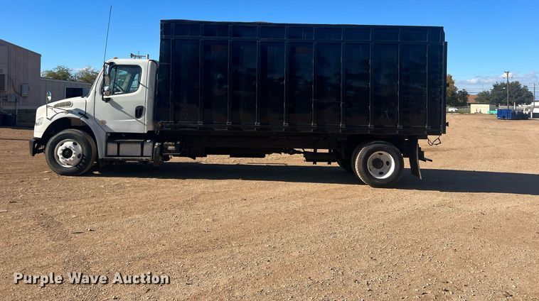 image for item JT9043 2013 Freightliner Business Class M2  chipper truck