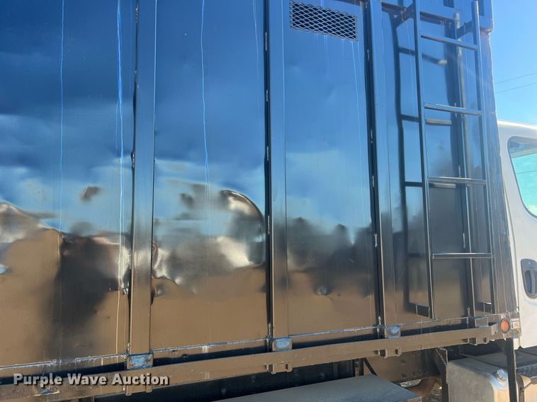 image for item JT9043 2013 Freightliner Business Class M2  chipper truck