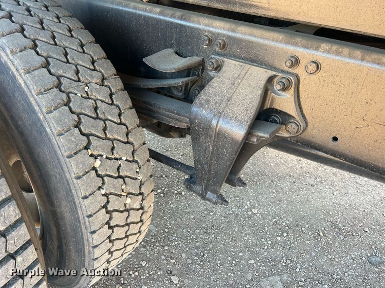 image for item JT9043 2013 Freightliner Business Class M2  chipper truck