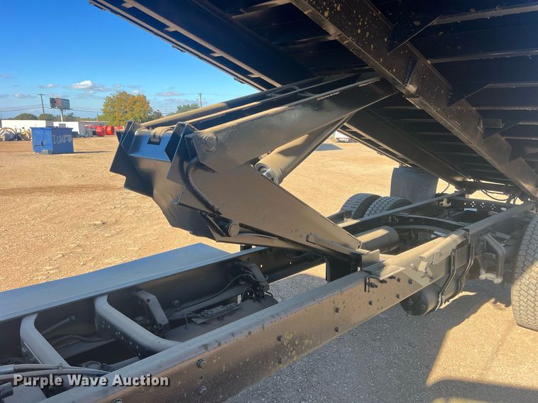 image for item JT9043 2013 Freightliner Business Class M2  chipper truck