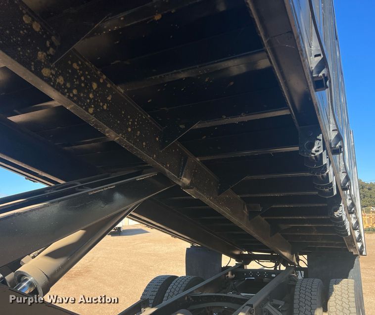 image for item JT9043 2013 Freightliner Business Class M2  chipper truck