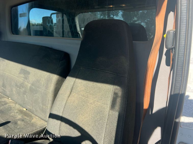 image for item JT9043 2013 Freightliner Business Class M2  chipper truck