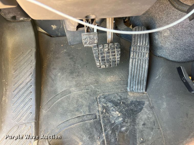 image for item JT9043 2013 Freightliner Business Class M2  chipper truck