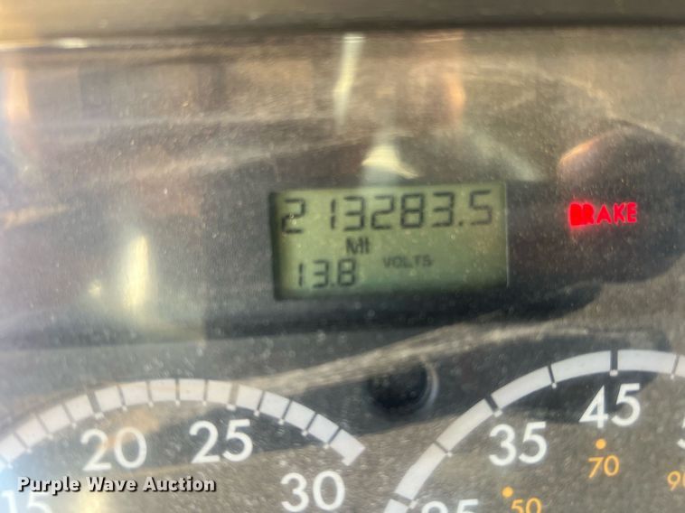 image for item JT9043 2013 Freightliner Business Class M2  chipper truck