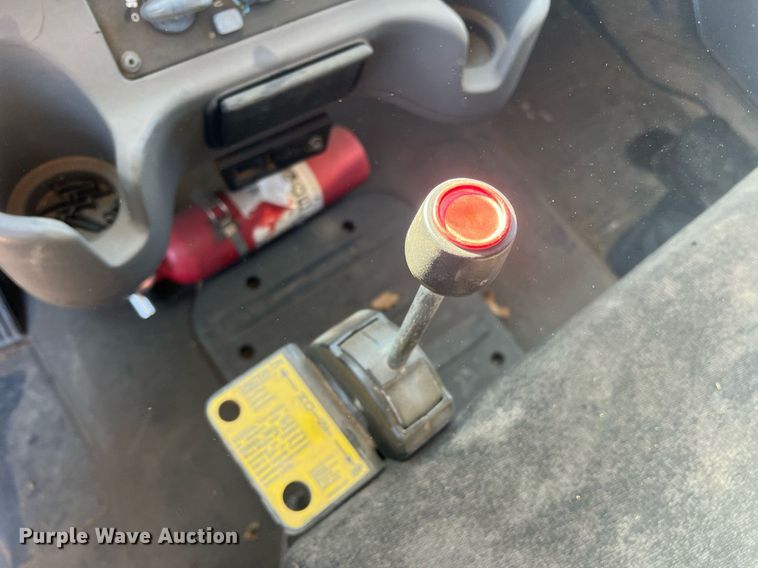 image for item JT9043 2013 Freightliner Business Class M2  chipper truck