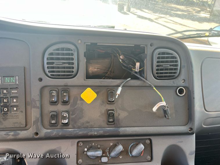 image for item JT9043 2013 Freightliner Business Class M2  chipper truck