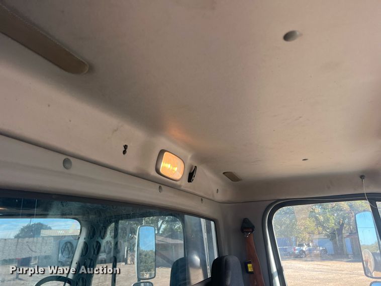 image for item JT9043 2013 Freightliner Business Class M2  chipper truck