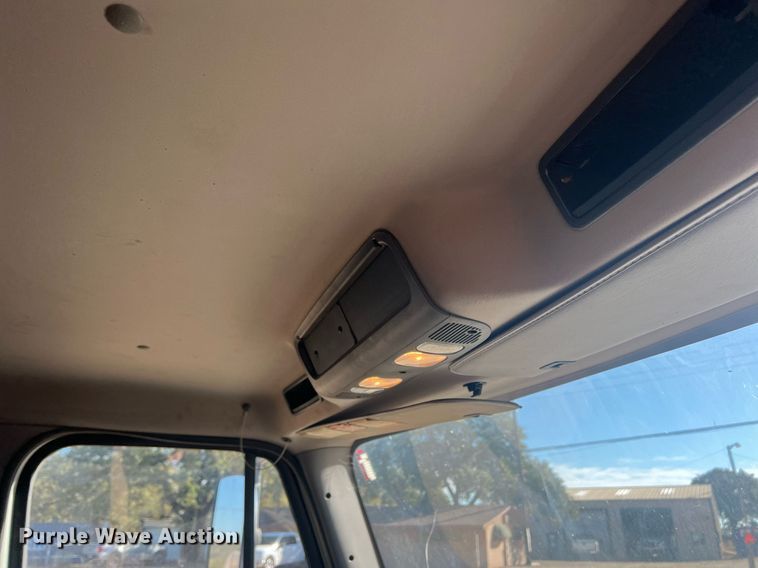 image for item JT9043 2013 Freightliner Business Class M2  chipper truck