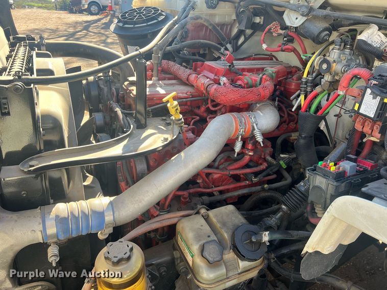 image for item JT9043 2013 Freightliner Business Class M2  chipper truck