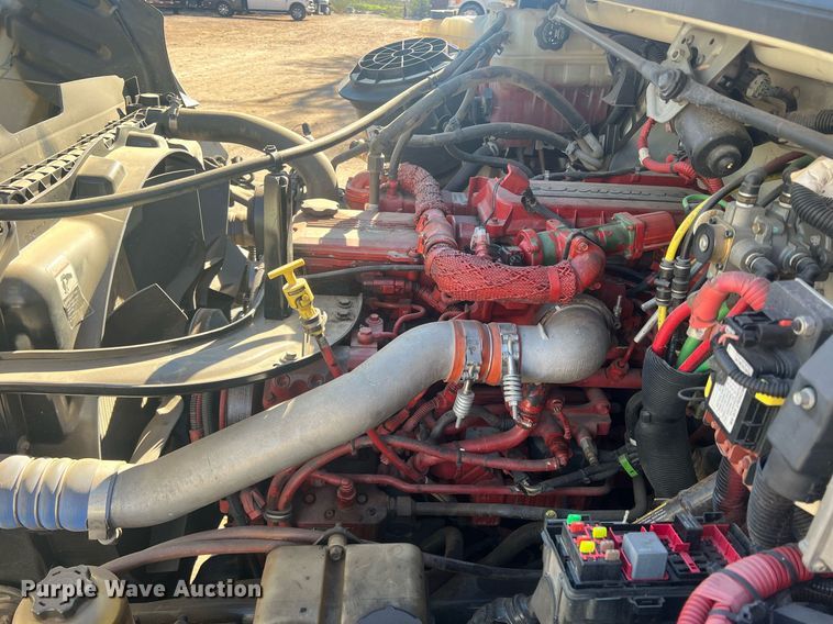 image for item JT9043 2013 Freightliner Business Class M2  chipper truck