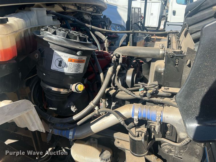 image for item JT9043 2013 Freightliner Business Class M2  chipper truck