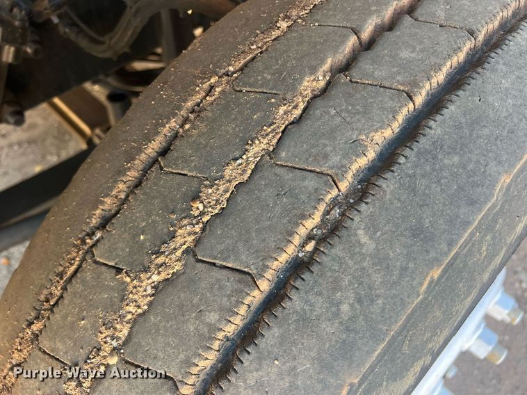 image for item JT9043 2013 Freightliner Business Class M2  chipper truck