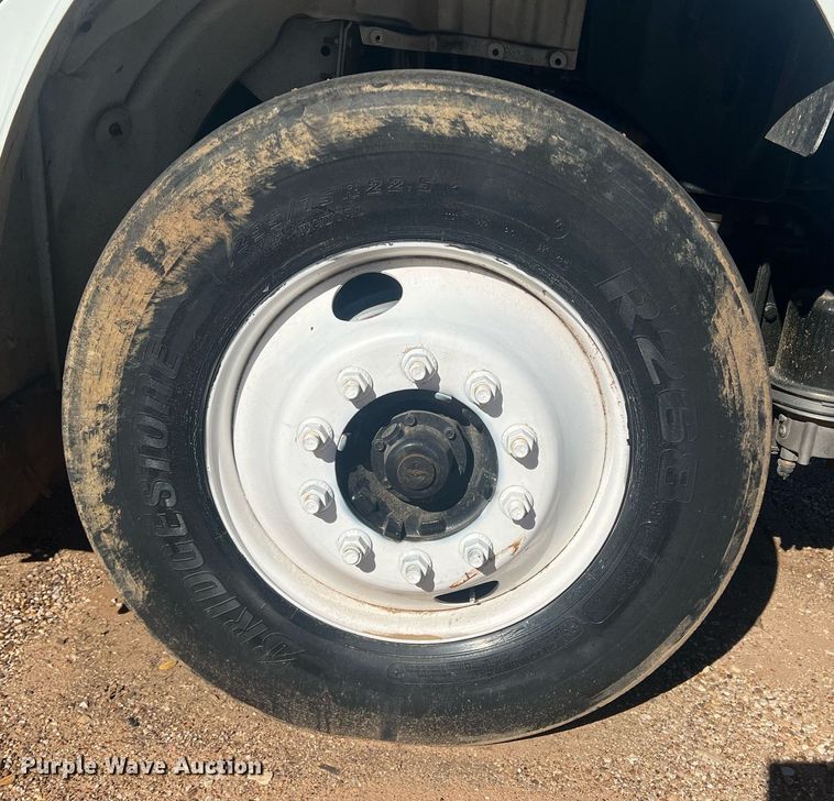 image for item JT9043 2013 Freightliner Business Class M2  chipper truck