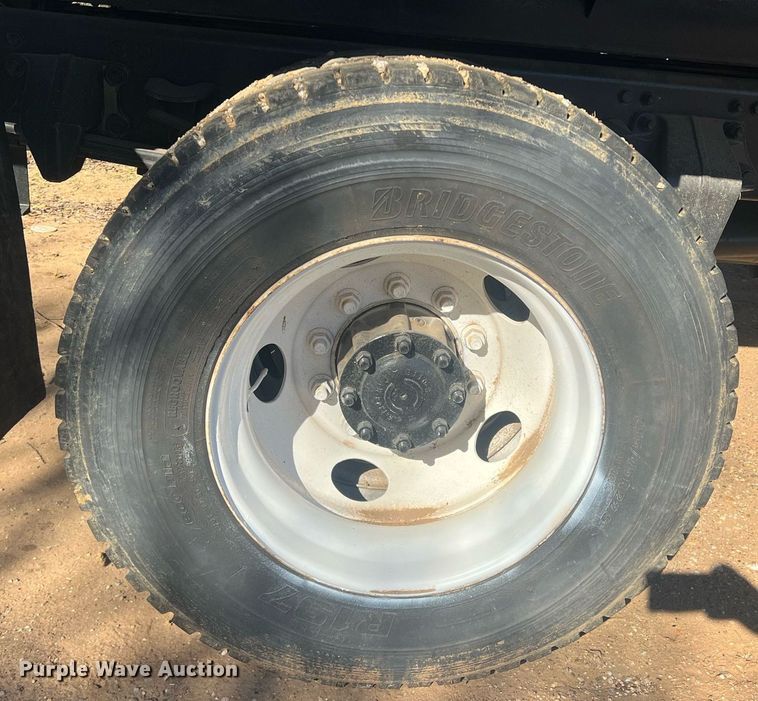 image for item JT9043 2013 Freightliner Business Class M2  chipper truck